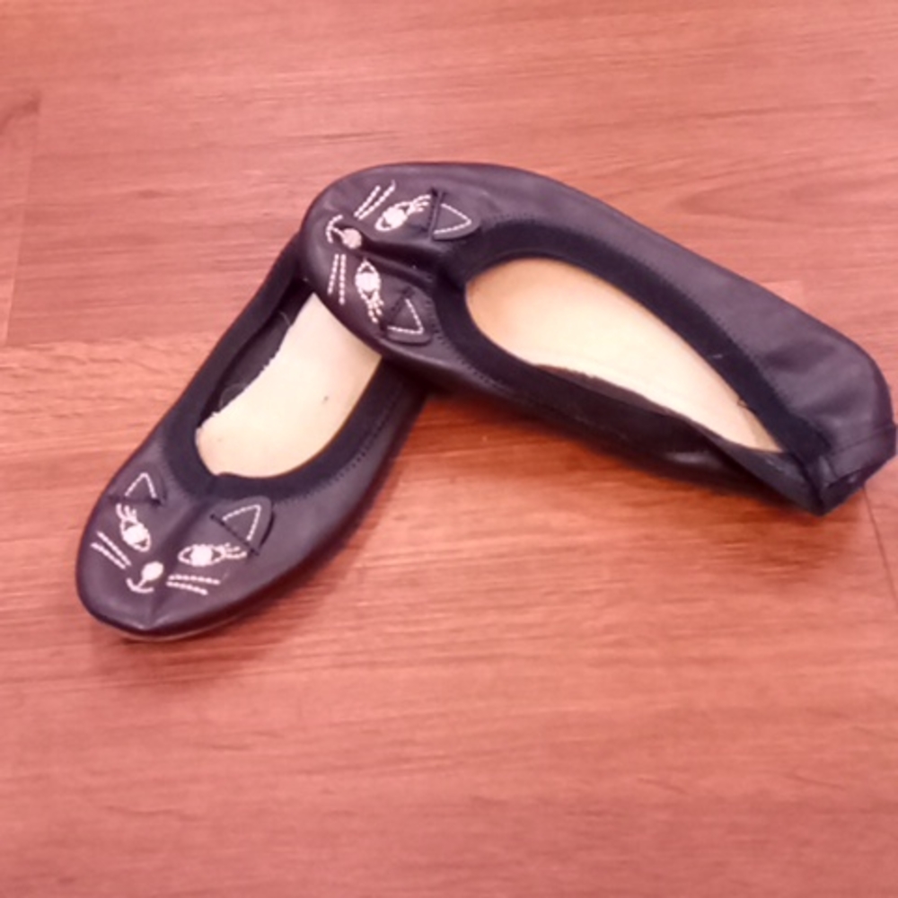 GAP kids size 2 slippers